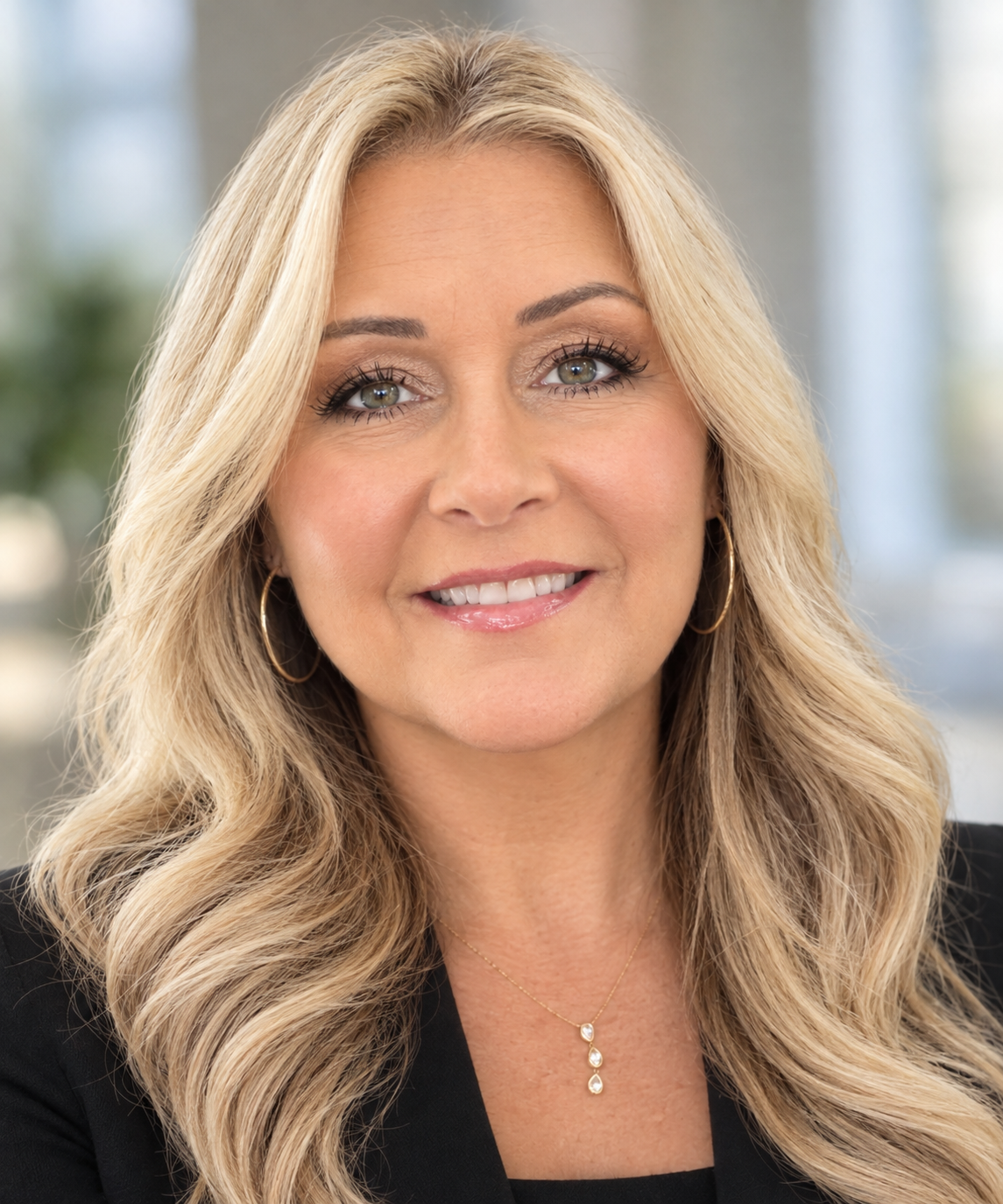 Laurie Fields headshot